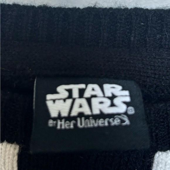 Women’s Darth Vader Star Wars Sweater - Picture 7 of 7